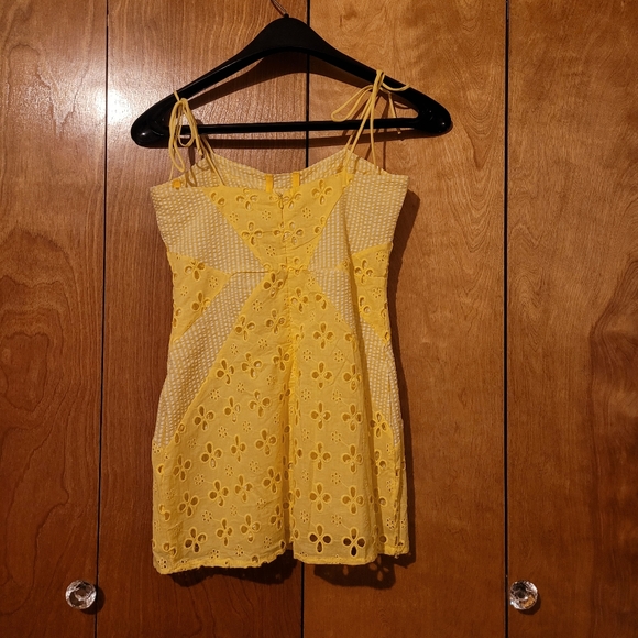 For Love Bell Yellow Gingham Eyelet Bustier Mini Picnic Dress Juniors Size M NWT - Picture 8 of 15